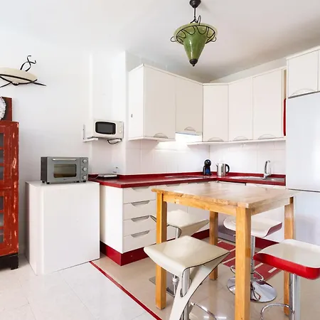 Seafront Just 200m From Vistas