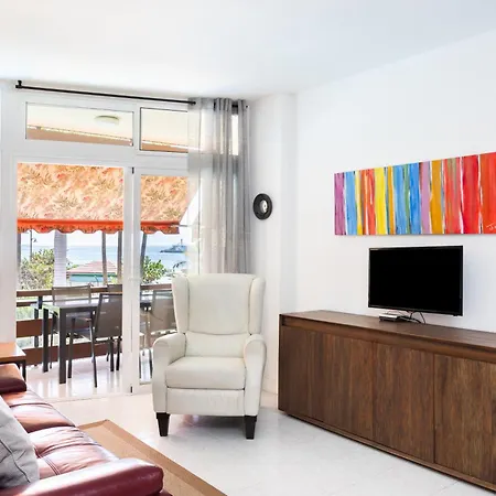 Apartment Seafront Just 200m From Vistas *