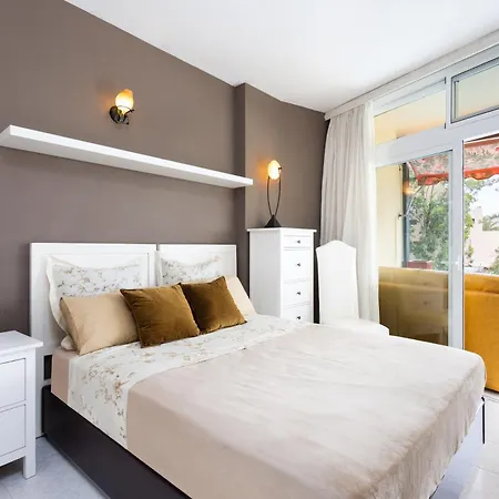 Seafront Just 200m From Vistas *