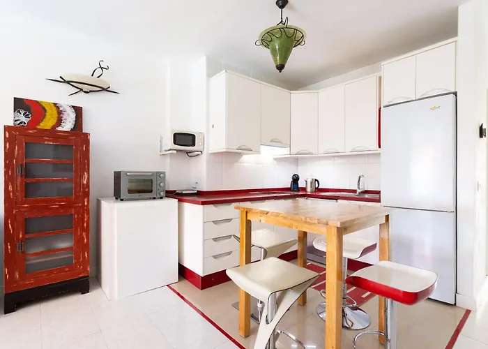 Seafront Just 200m From Vistas